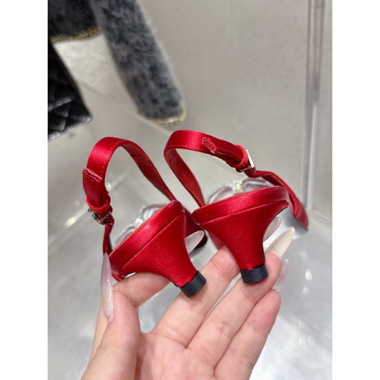 DG High Heel Shoes Best Quality
Women 35-41
