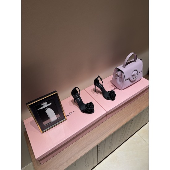 DG High Heel Shoes Best Quality
Women 35-41
