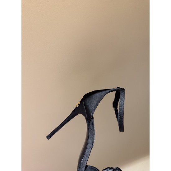DG High Heel Shoes Best Quality
Women 35-41
