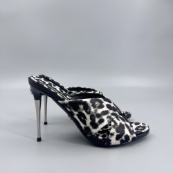 DG High Heel Shoes Best Quality
Women 35-41
