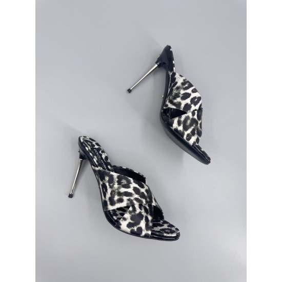 DG High Heel Shoes Best Quality
Women 35-41

