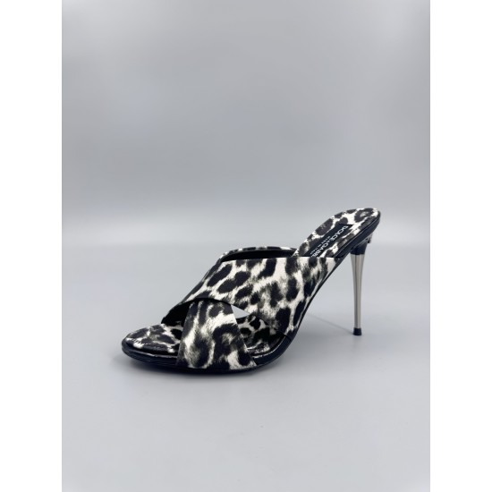 DG High Heel Shoes Best Quality
Women 35-41

