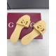 DG slippers