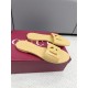 DG slippers