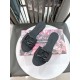 DG slippers