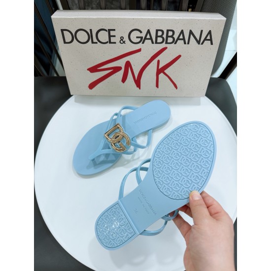 DG slippers