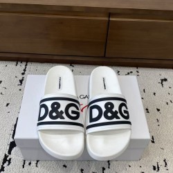 DG slippers
