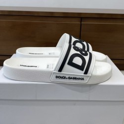 DG slippers