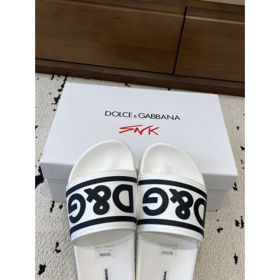 DG slippers