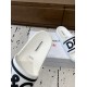 DG slippers