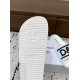 DG slippers