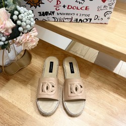DG slippers