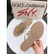 DG slippers