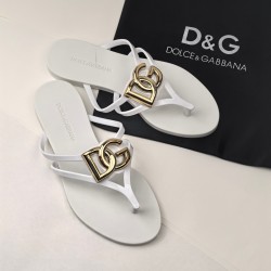 DG slippers