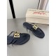 DG slippers