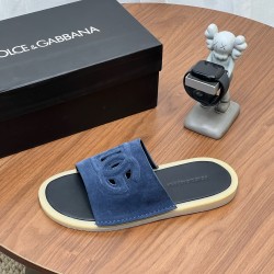 DG slippers