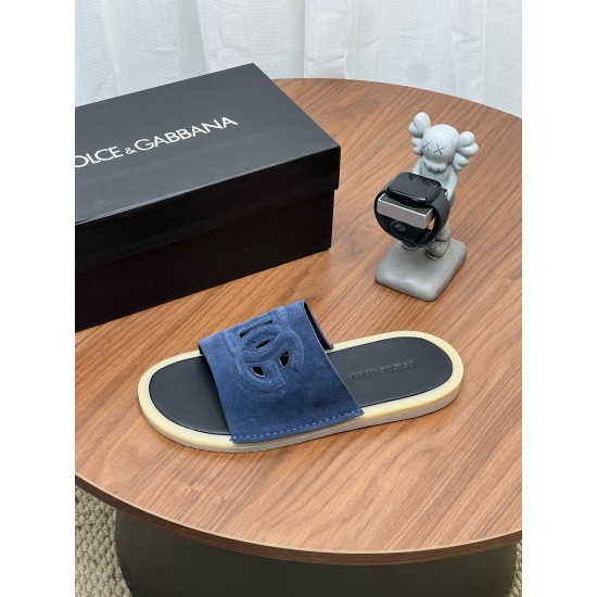 DG slippers