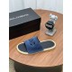 DG slippers