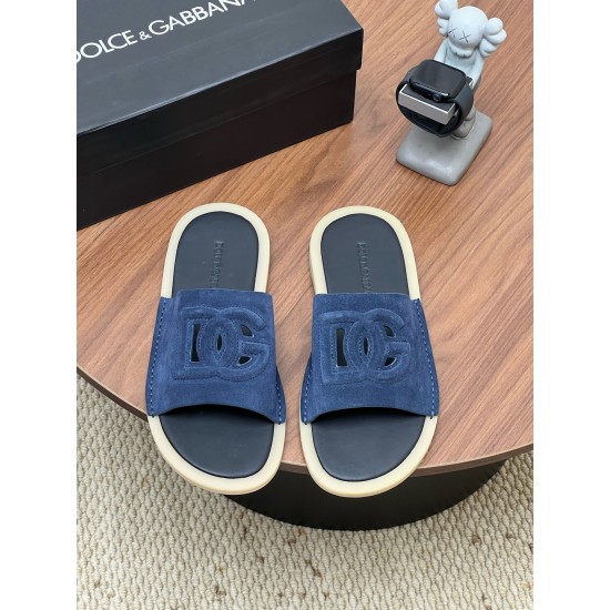 DG slippers