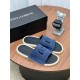 DG slippers