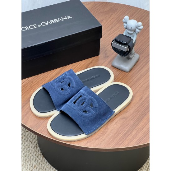 DG slippers
