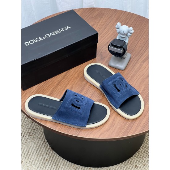 DG slippers