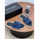 DG slippers