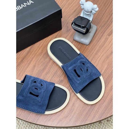 DG slippers