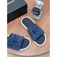 DG slippers