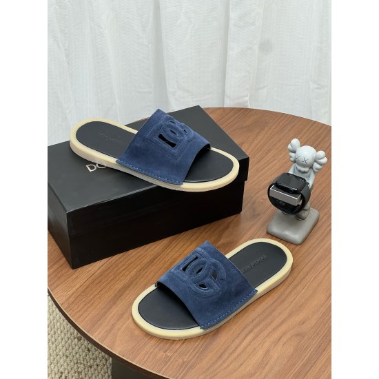 DG slippers