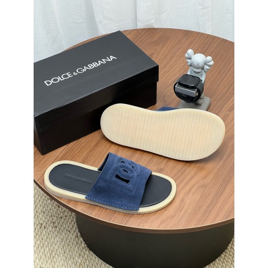 DG slippers
