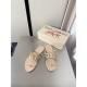 DG slippers