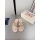 DG slippers
