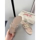 DG slippers