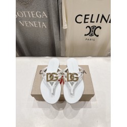 DG slippers