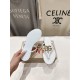 DG slippers