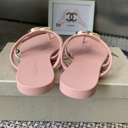 DG slippers