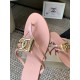 DG slippers