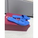 DG slippers