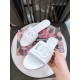 DG slippers