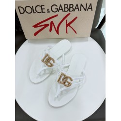 DG slippers