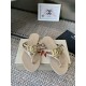 DG slippers