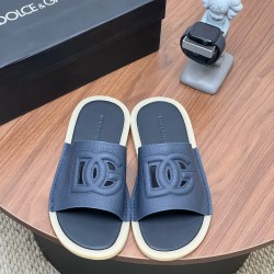 DG slippers