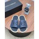 DG slippers