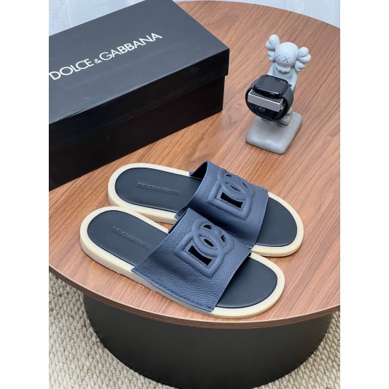 DG slippers