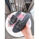 DG slippers