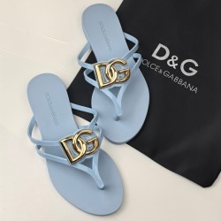 DG slippers