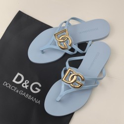 DG slippers