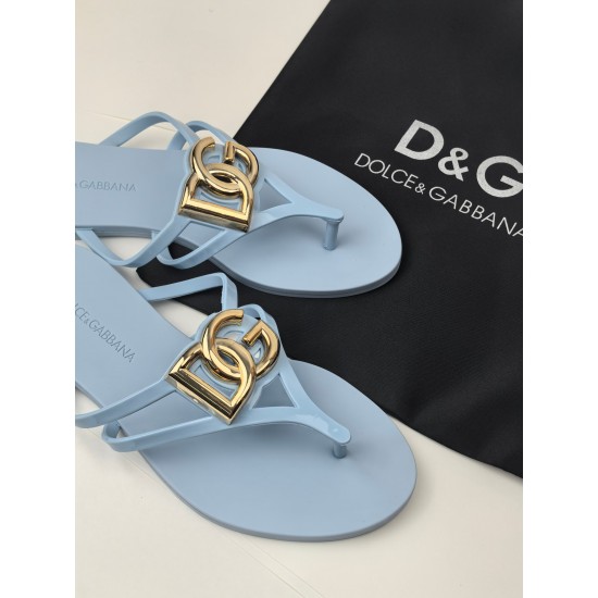 DG slippers