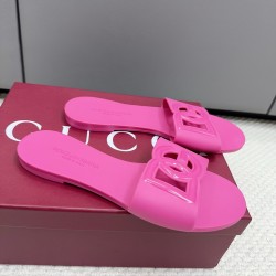 DG slippers